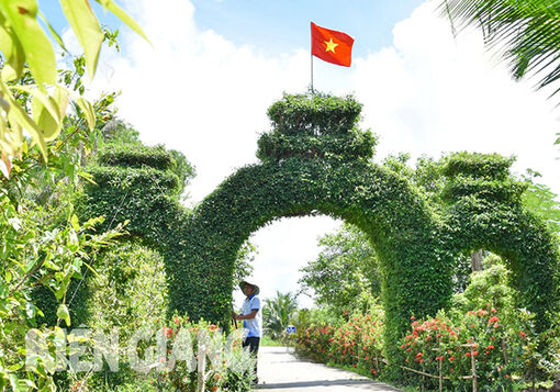 Kiên Giang: Độc đáo chiếc cổng Tam Quan bằng cây xanh ở Miệt Thứ