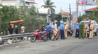 Tiền Giang: Xử lý tình trạng tái lấn chiếm buôn bán trên đường dẫn cầu Mỹ Thuận
