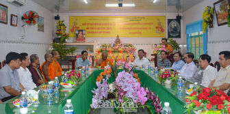 Cà Mau: Lãnh đạo Vụ Địa phương III chúc mừng lễ Sene Dolta của đồng bào Khmer