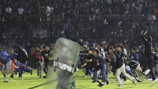 Số người chết trong thảm kịch ở sân bóng Indonesia tăng lên 174