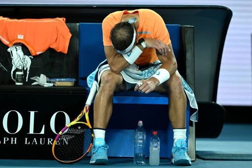 Nadal bất ngờ bị loại, sớm thành cựu vương Australian Open