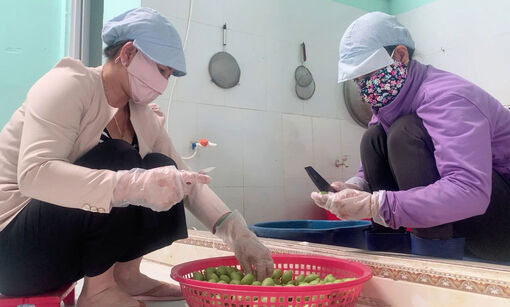 Long An: Vĩnh Hưng người phụ nữ phát triển 2 sản phẩm OCOP từ trái cà na