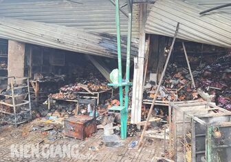 Phú Quốc: Cháy ki ốt ở chợ Dương Đông giữa đêm