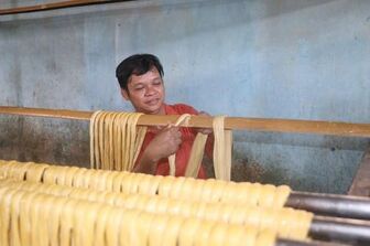 Về Vĩnh Long thăm làng nghề truyền thống làm tàu hũ ky trăm tuổi