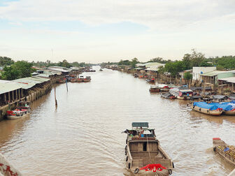 Bến Tre: Xây dựng và khai thác tuyến du lịch chợ nổi dừa sông Thom