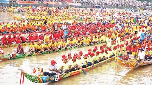 Độc đáo lễ hội đua ghe Ngo ở Sóc Trăng
