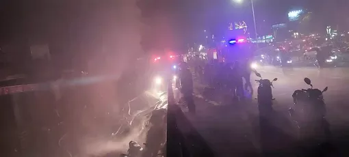 Cần Thơ: Cháy lớn ở cửa hàng bán quà lưu niệm H.L trên đường 3-2